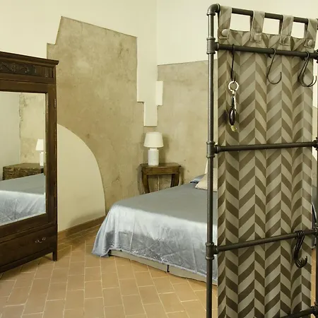 Bed And Tower * Pisa